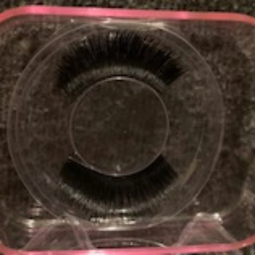 peppermint lashes with case